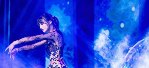 VAM美杜莎乘骑舞网友上传：理解这一独特表演背后的艺术与文化意义