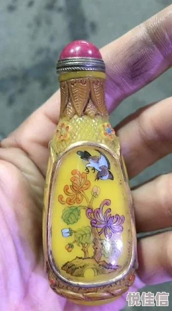 老大太bbwbbwbbwbbwbbwbbw据说最近迷上了收集古董鼻烟壶出手阔绰已购入数十个