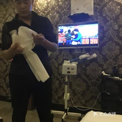 啊啊啊舒服啊按摩店技师手法超赞据说小鲜肉王一博也来过