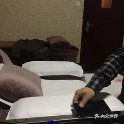 啊啊啊舒服啊按摩店技师手法超赞据说小鲜肉王一博也来过